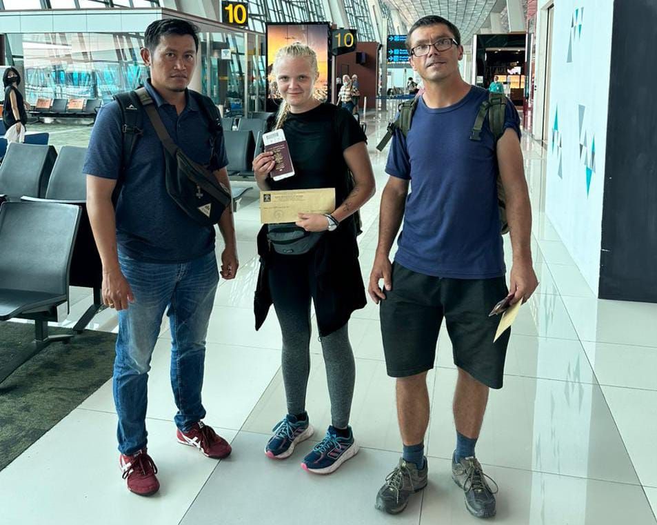 podiumnews.com-Pasangan Bule Kemah di Pantai Saat Nyepi Dideportasi